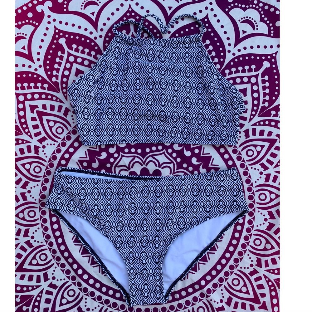 NWOT Patterned Bikini